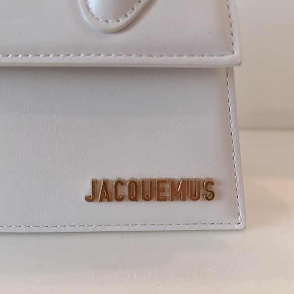 Authentic JACQUEMUS White 'Le Chiquito' medium - Picture 2 of 11